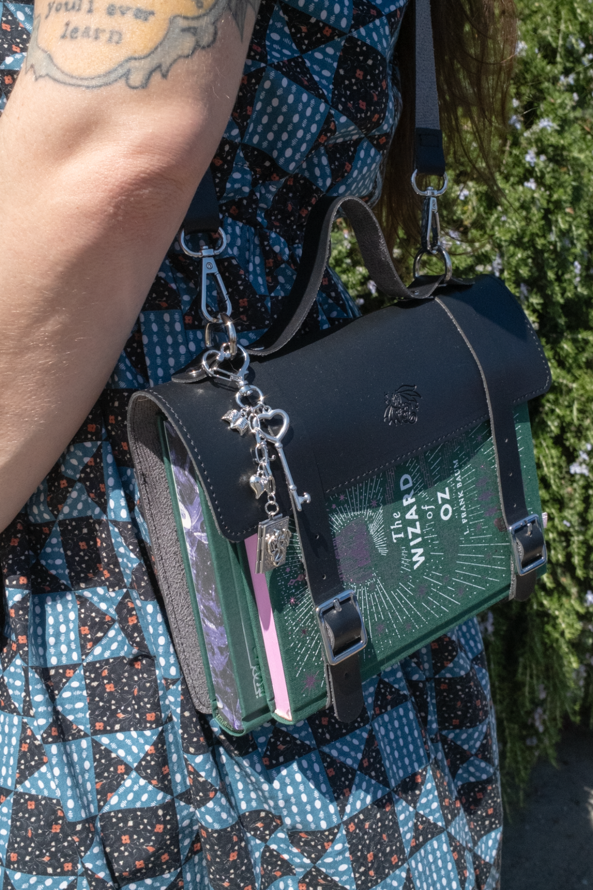 The Siren & Swan Book Satchel - Black: Black