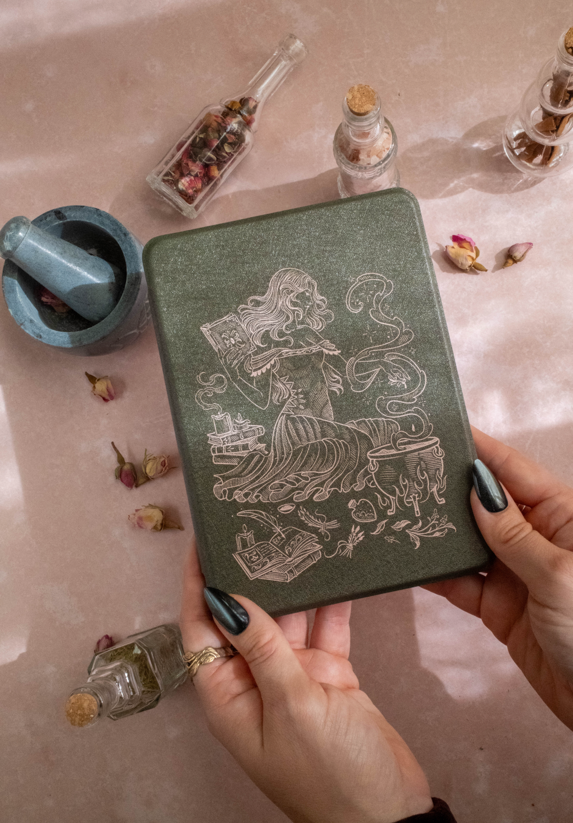 Witching Hour Kindle Case - Siren & Swan X Emiscape: 11th Gen Paperwhite (2022- 2024 6.8 inch)