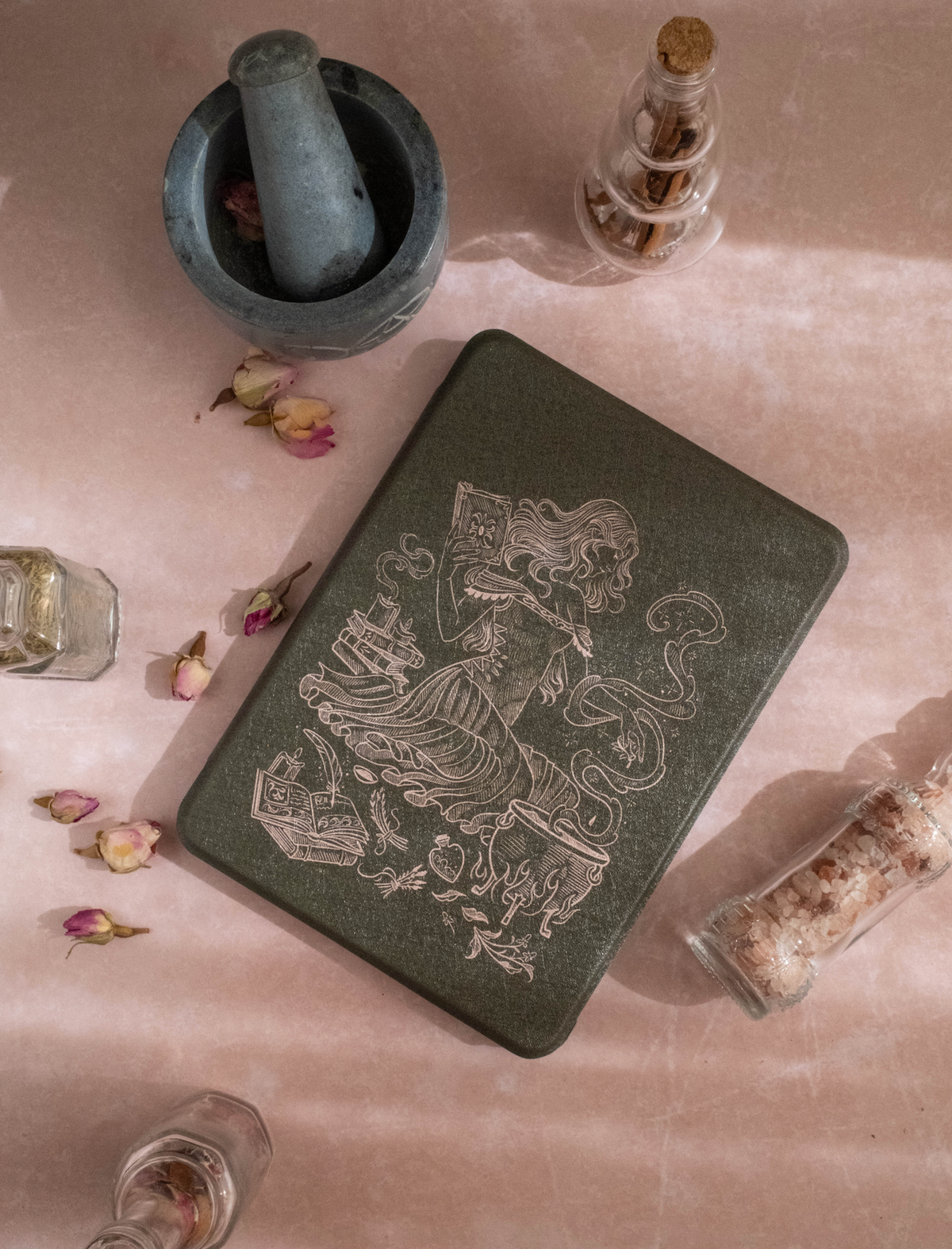 Witching Hour Kindle Case - Siren & Swan X Emiscape: 11th Gen Paperwhite (2022- 2024 6.8 inch)