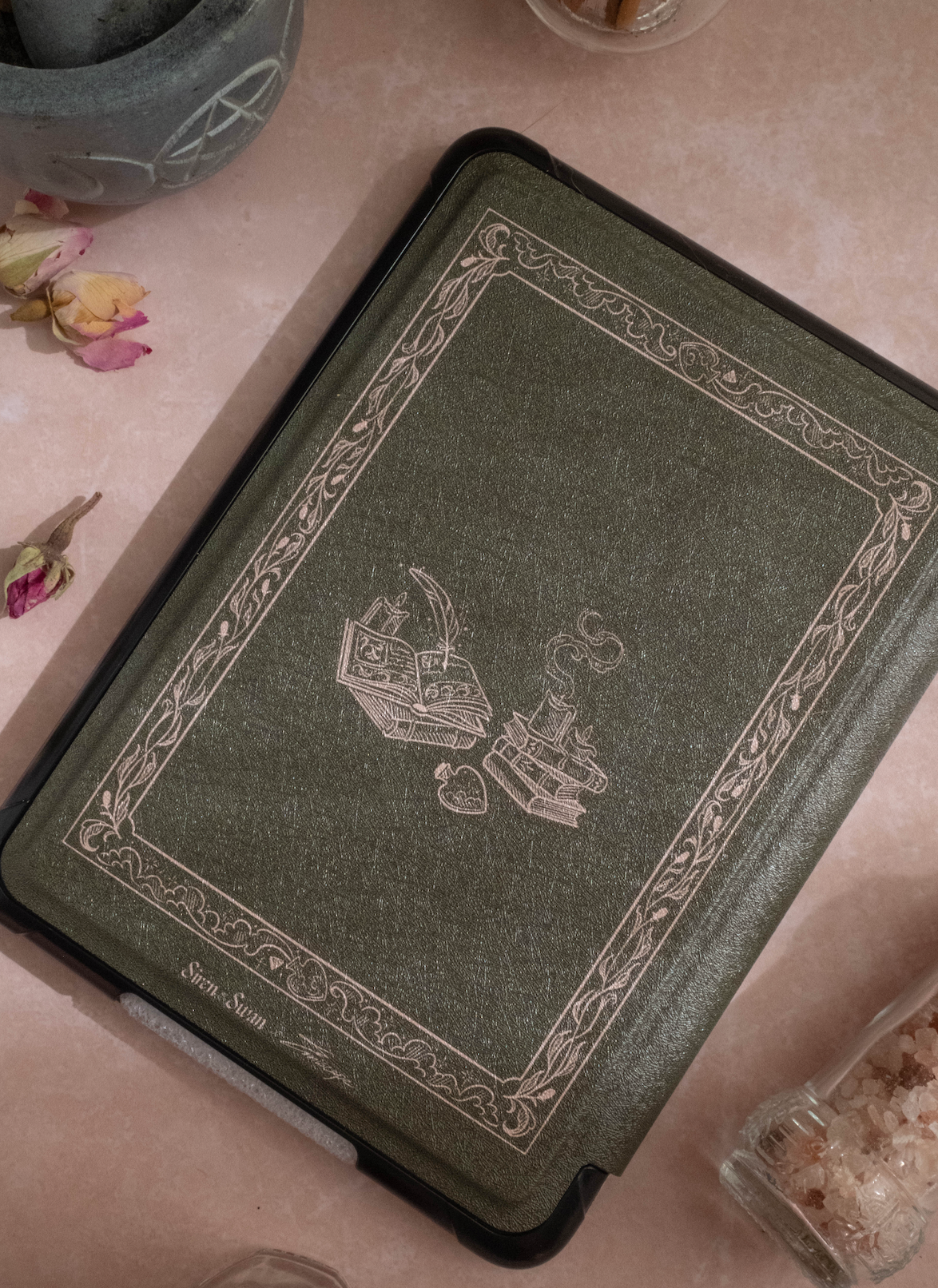 Witching Hour Kindle Case - Siren & Swan X Emiscape: 11th Gen Paperwhite (2022- 2024 6.8 inch)