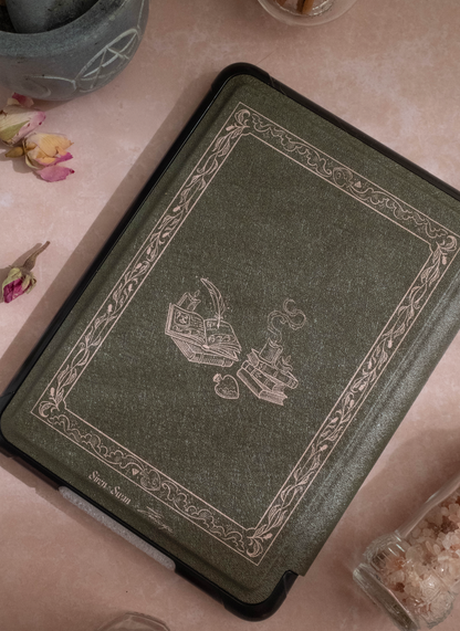 Witching Hour Kindle Case - Siren & Swan X Emiscape: 11th Gen Paperwhite (2022- 2024 6.8 inch)