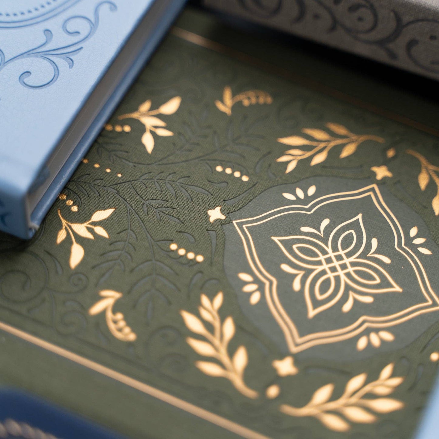 Storybook In Vintage Olive Dot Grid Notebook: Dot Grid / A5: 192 Pages