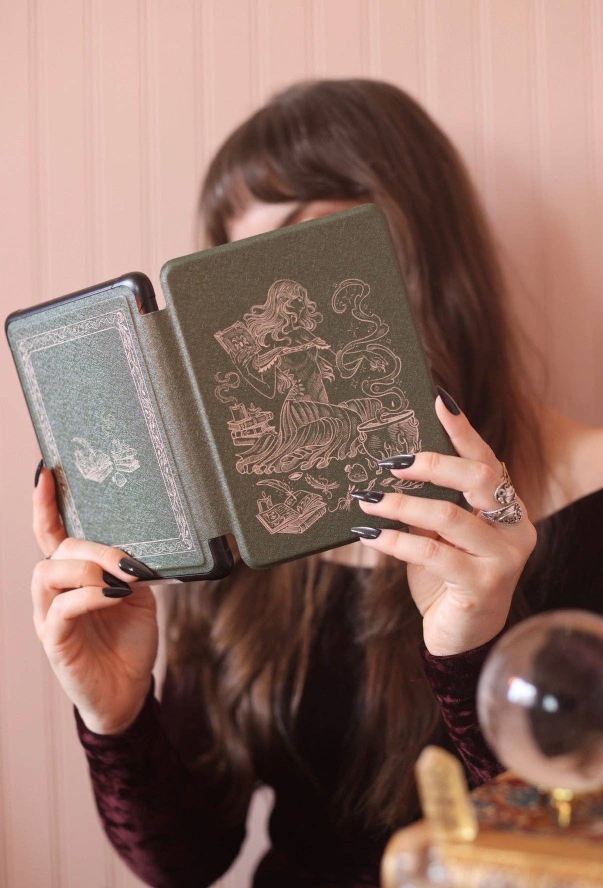 Witching Hour Kindle Case - Siren & Swan X Emiscape: 11th Gen Paperwhite (2022- 2024 6.8 inch)