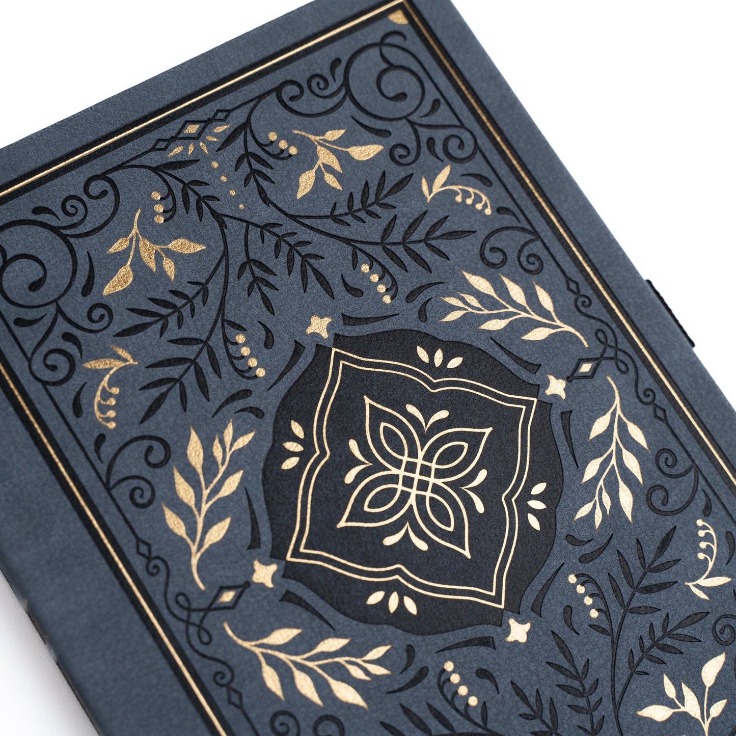 Storybook in Navy: Dot Grid / B5: 160 Pages